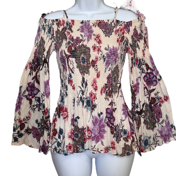 ALTAR’D STATE TOP. BOHO BABYDOLL, BELL SLEEVE TOP. SMOCKED. EXCELLENT CONDITION - Picture 1 of 15